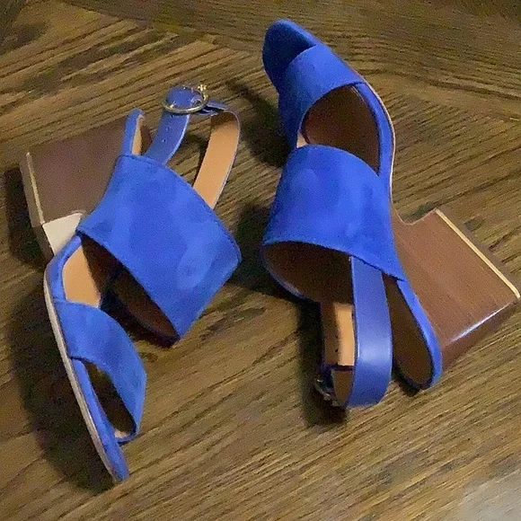 Tory Burch Nautical Blue Block Heel Sandals - Picture 8 of 11